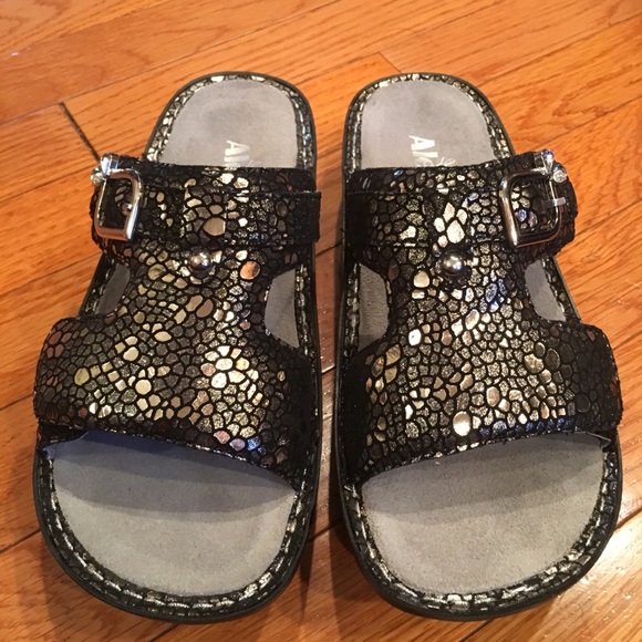 Alegria Shoes - NWOT Alegria Strap Sandals - Fiona Pewter Mosaic